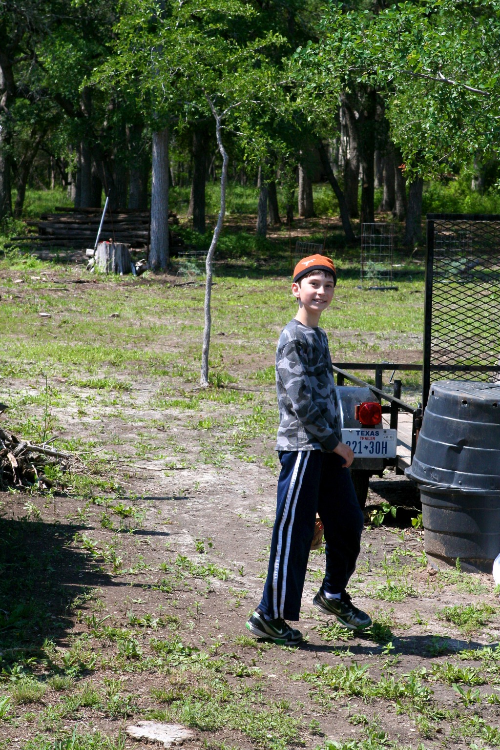 2012/04(April)/Easter/1024x768_2012-04-08-37-Egg Hunt.jpg